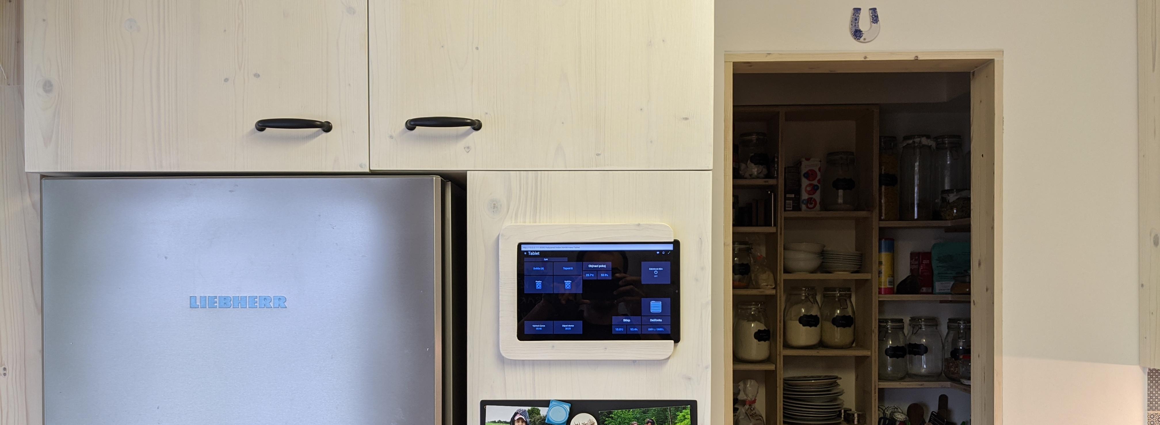 Centrální tablet pro chytrý dům